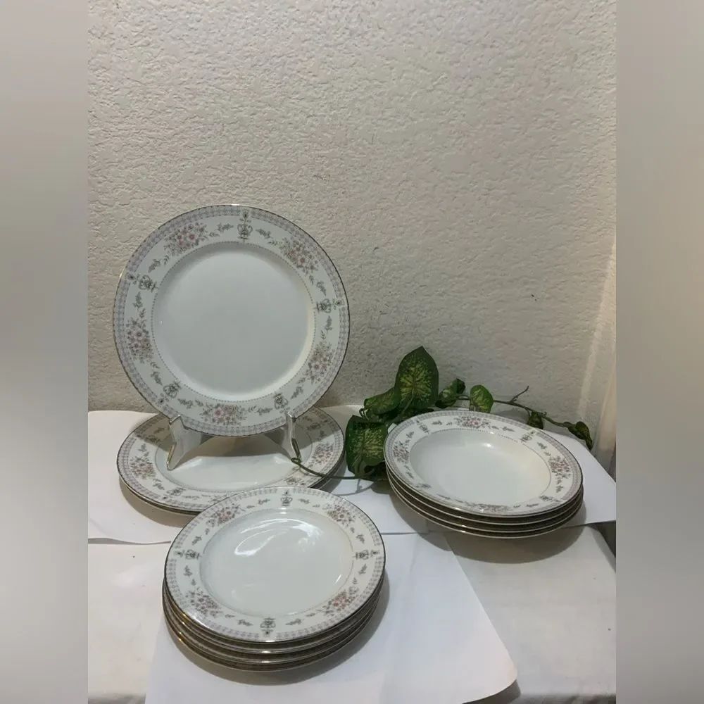 Mikasa Fine China Hamilton L9032 Dinnerware plates 11 pcs dinner salad plates